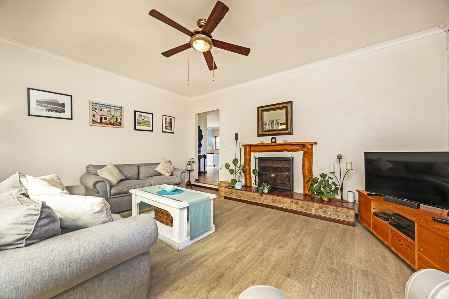 4 Bedroom Property for Sale in Kenridge Western Cape